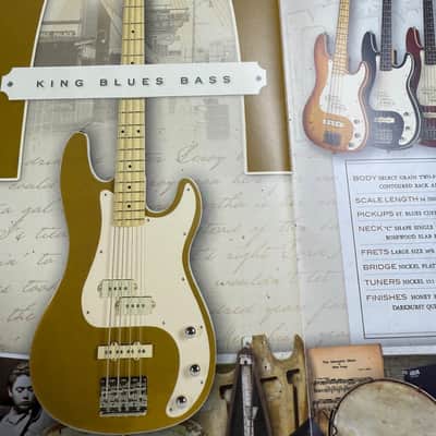 St. Blues King Blues Bass Guitar - Gold Top image 8