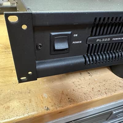 QSC PL325 Powerlight 3 Series Lightweight Rack-Mounted Power Amp 2010s - Black image 3
