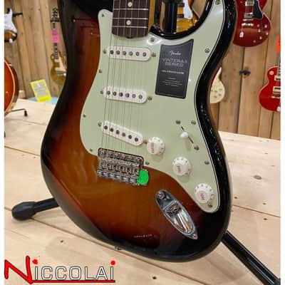Fender Vintera II '60s Stratocaster, Rosewood Fingerboard, 3-Color Sunburst image 4