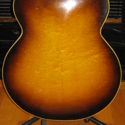 Gibson Super 300 1951 Sunburst - Extremely Rare - One of 200 Ever Built image 4