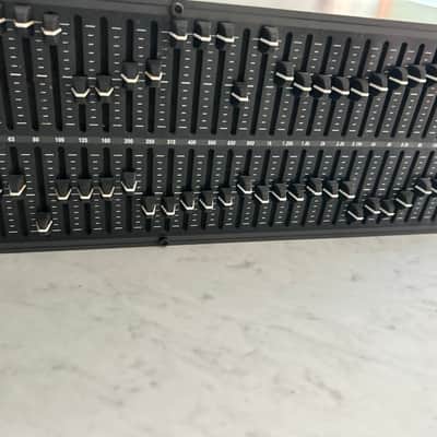 dbx 2231 2-Channel 31-Band Graphic Equalizer/Limiter w/ Type III Noise Reduction 2010s - Black image 4