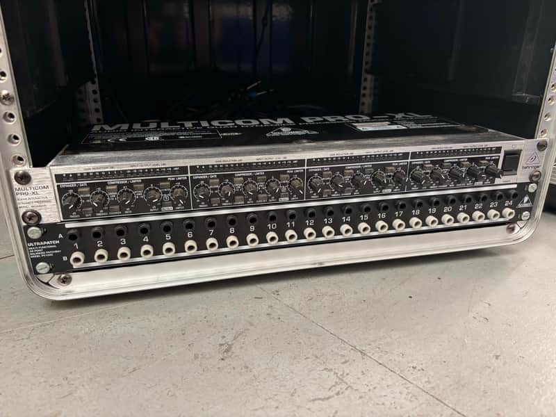 Behringer Ultrapatch Pro PX1000 48-Point TS Patchbay 2000s - Silver image 1