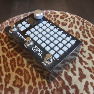 Empress Zoia Compact Grid Controller 2010s - Black image 2