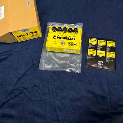 MXR M-134 Stereo Chorus Effects Pedal Pre-owned with Box image 5