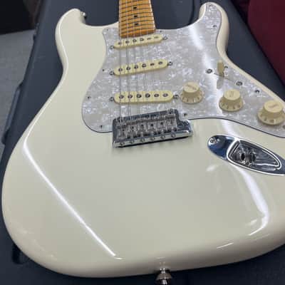 Fender American Professional II Stratocaster Maple Fretboard 2022 - Olympic White image 7