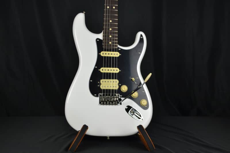 Fender Player II Stratocaster HSS 2025 - Polar White