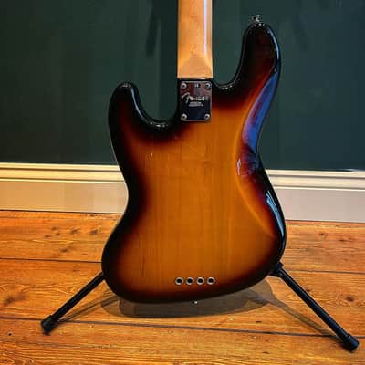 Fender American Series Jazz Bass with Maple Fretboard 2005 - 3-Color Sunburst image 4