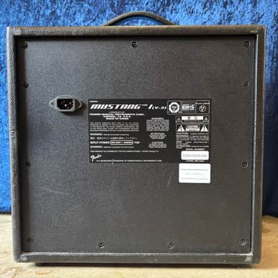 Fender Mustang 1 V.2 modeling guitar amp - Black image 2