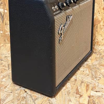 Pre Owned Fender 1966 Champ Amp w/ Ac Convertor image 3
