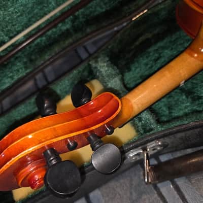 Suzuki 220 (3/4 Size) Violin, Japan, 1987 w/ case & bow, Very Good Condition image 3