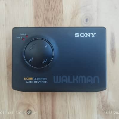Sony WM 600 1990 - Sony Walkman Cassette player WM-600 black working image 1