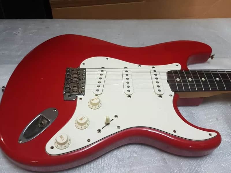 Squier STRATOCASTER