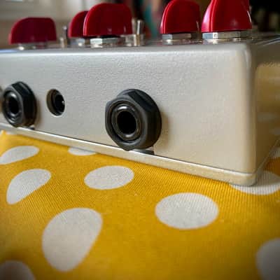 Cusack Music Tap-A-Whirl V3 - Silver / Red Knobs image 9