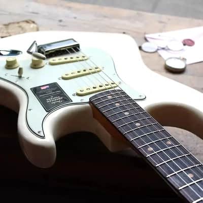 FENDER American Vintage II '61 Stratocaster, Olympic White, HARDCASE, PAPERS, 3, 78 KG imagen 5