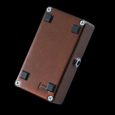 MXR M84 Bass Fuzz Deluxe Bass Guitar Effects Pedal P-30262 image 2