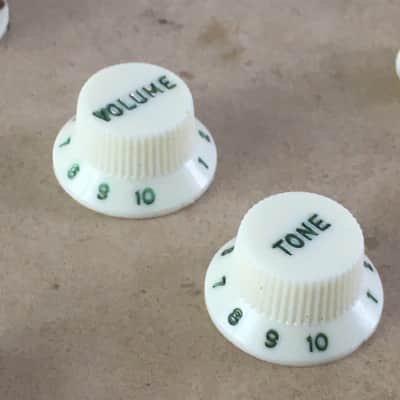 Fender American Vintage White Green Font Reissue Strat 3 Knobs Complete Set + Tip Pale Mint image 3