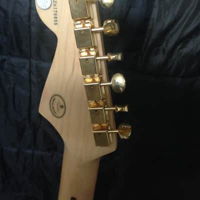 Fender Deluxe Series MIM Special Edition Stratocaster 2006 Cherryburst image 5