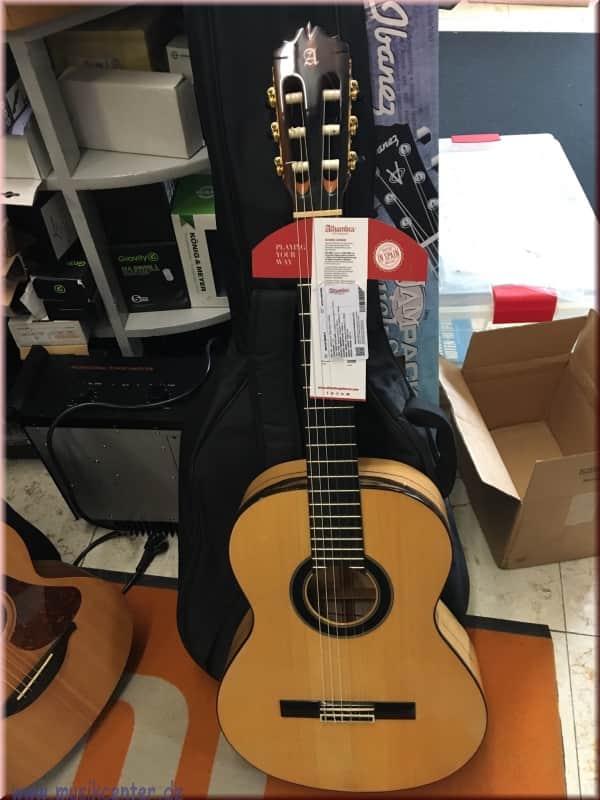 Alhambra White Ebony Custom Sondermodell mit Fishman Flex Blend 2022