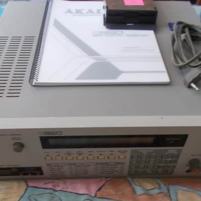 Akai S950 1988