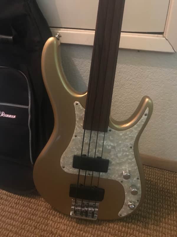 Peavey Axcelerator USA  fretless bass image 1