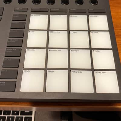 Native Instruments Maschine MKIII 2010s - Black image 11