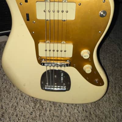 Squier J Mascis Jazzmaster with Laurel Fretboard 2018 - Present - Vintage White image 1
