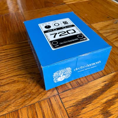 Electro-Harmonix 720 Stereo Looper 2015 - Present Black / White / Blue image 5