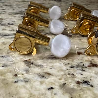 Jin Ho 6 on a side tuners with pearl button - Gold image 2
