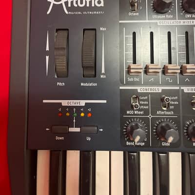 Arturia MiniBrute 25-Key Synthesizer 2012 - 2018 - Black image 2