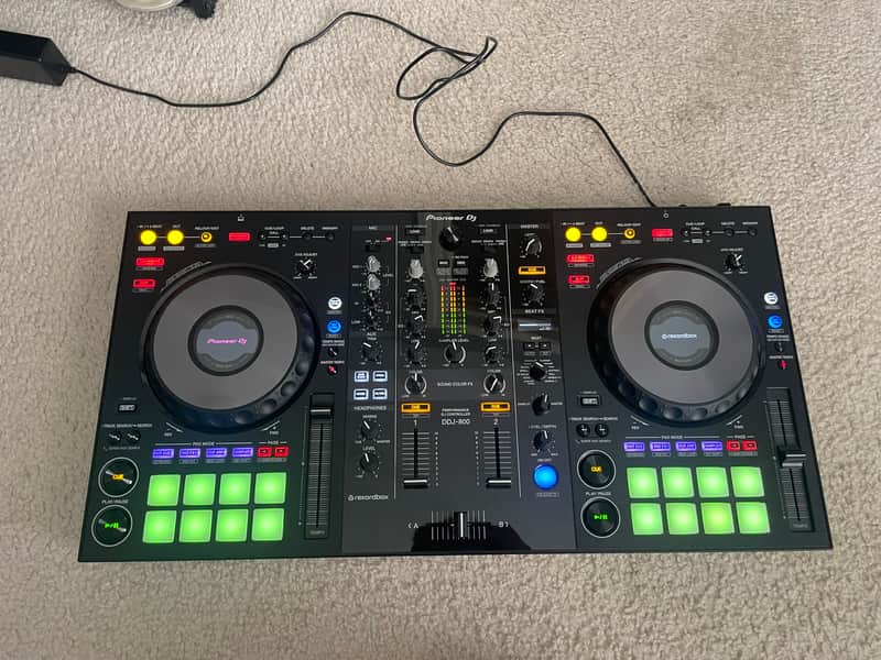 Pioneer DDJ-800 2-Channel Rekordbox DJ Controller