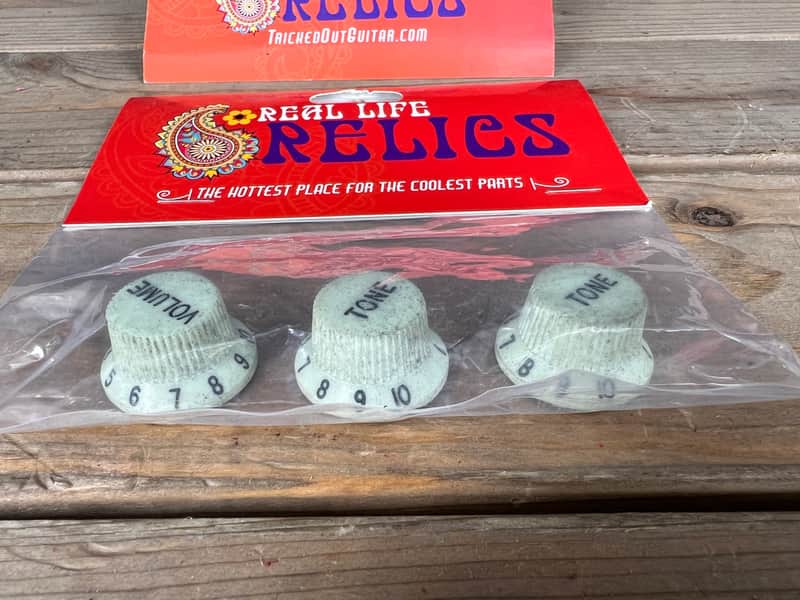 Real Life Relics Mint Green Stratocaster® Knobs (Set of 3)  [DB3] image 1