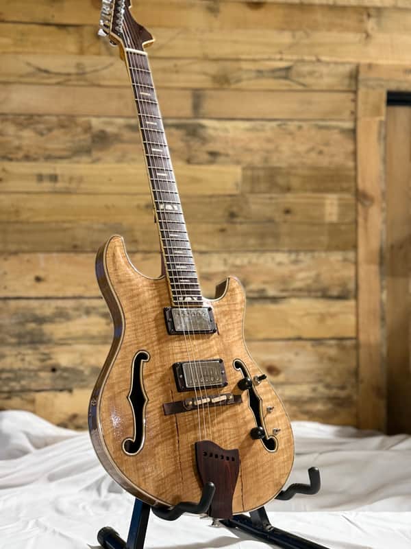Custom Manoli Meridian 2026 - Natural image 1