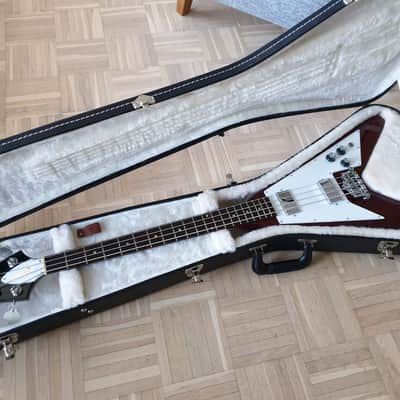Gibson Flying V bass image 5