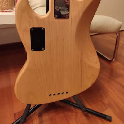 Sire Marcus Miller V7 5-String with Maple Fretboard 2017 - 2019 - Natural image 4