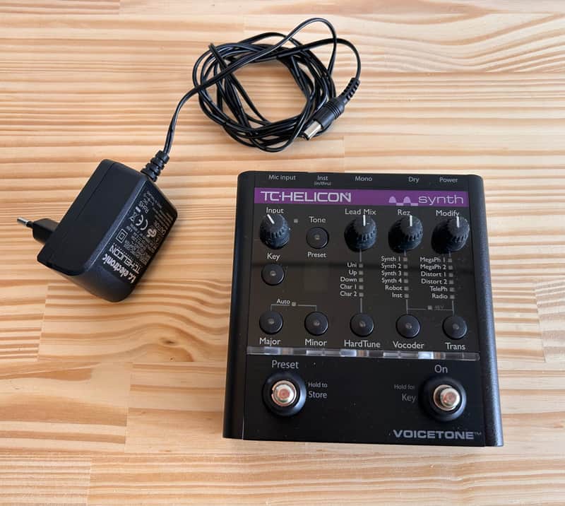 TC Helicon VoiceTone Synth in Original box with support CD, cable and Original Power Supply in Excellent Condition image 1