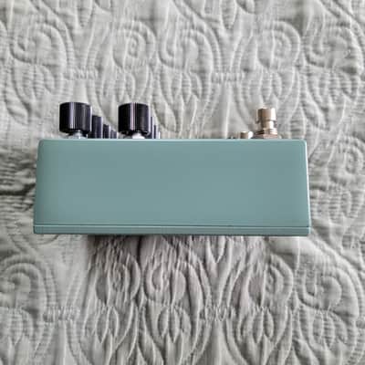 Walrus Audio Lore Reverse Soundscape Generator *MINT* 2022 - Present - Muted Green / Dark Green Fairy image 6