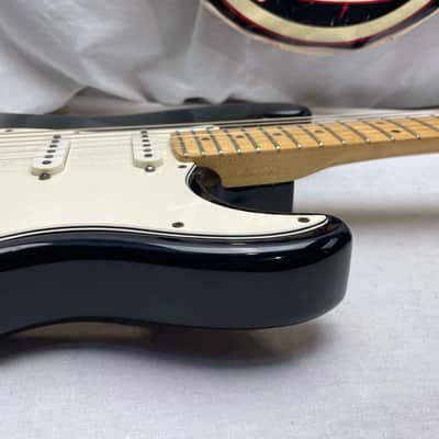 Fender American Standard Stratocaster Guitar 1993 - Black / Maple neck image 7