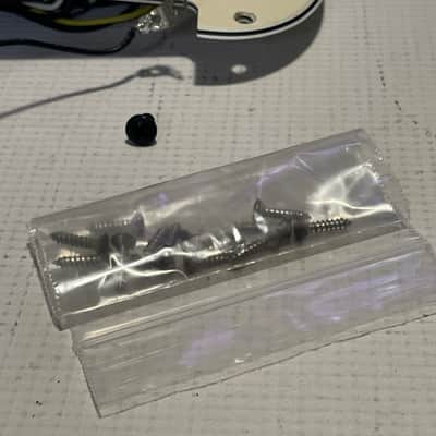 2006 MIM Fender Mexico Stratocaster Lefty White Loaded SSS Pickguard 11 Screw 3 Ply image 2