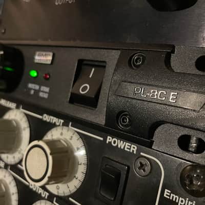 FURMAN PL-8CE Power Conditioner with Front Lights 10A image 6