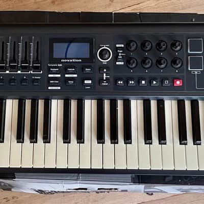 Novation Impulse 61 MIDI Keyboard Controller 2011 - Present - Gray image 5