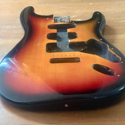 Squier Bullet 2011 Tobacco Burst Basswood Body EXCELLENT image 3