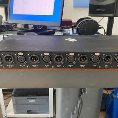 Miller & Kreisel LFE-4 Bass Management Controller 2003 - Good image 4