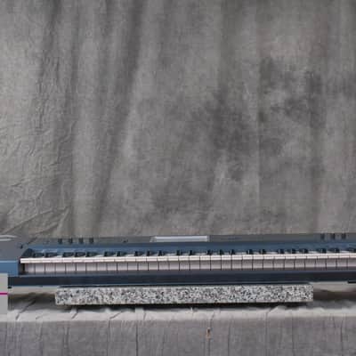 KORG TRITON Extreme Music workstation Synthesizer in Excellent Condition. image 2