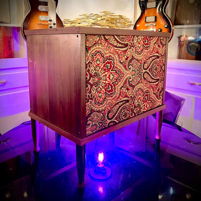 Rotary Connection 1x12 light up loaded guitar speaker cab on legs! Vintage 8 ohm speaker. Semi open. Quality hardwoods. Vintage MCM style. Paisley grill cloth. Heavy duty Switchcraft jack. 2026 - Wood image 6