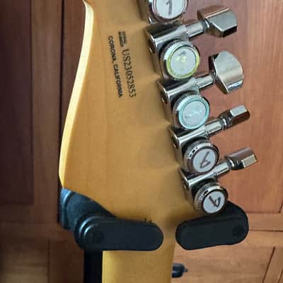 Fender American Ultra Stratocaster HSS with Maple Fretboard 2019 - Present - Ultraburst image 10