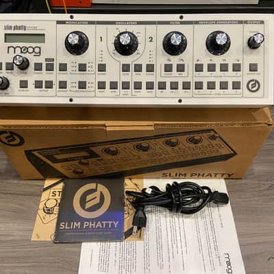 Moog Slim Phatty Analog Synthesizer - White edition - includes rack ears