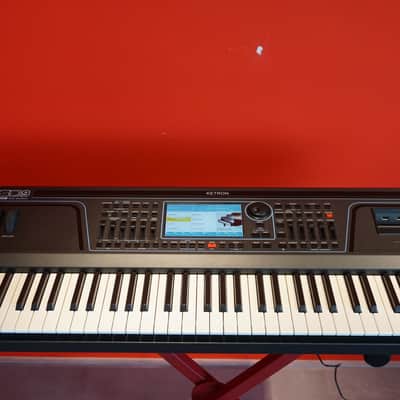 Ketron SD9 Keyboard (young used) image 1