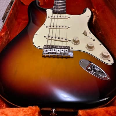 Fender American Vintage II '61 Stratocaster 2022 - Present - 3-Color Sunburst image 6