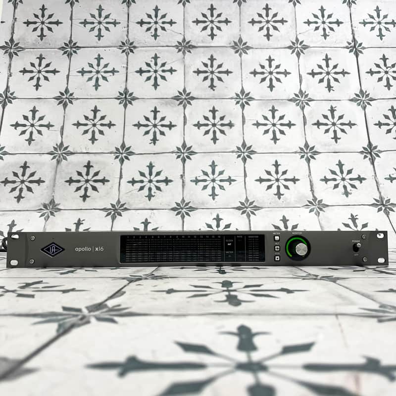 Universal Audio Apollo x16 Thunderbolt 3 Audio Interface image 1