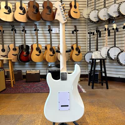 Squier Affinity Stratocaster Olympic White w/Maple Fingerboard image 6